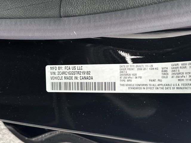 New 2026 Chrysler Pacifica Limited image 31