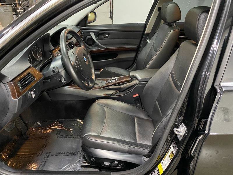 Used 2011 BMW 335i xDrive Sedan image 14