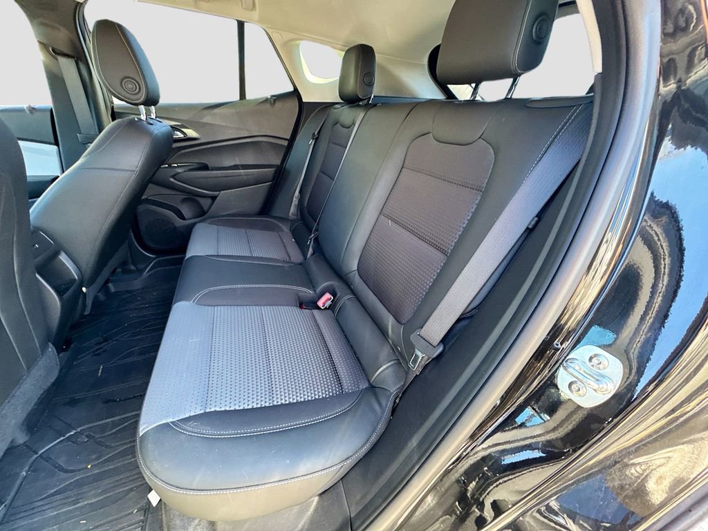 Used 2025 Chevrolet Trax LT image 22