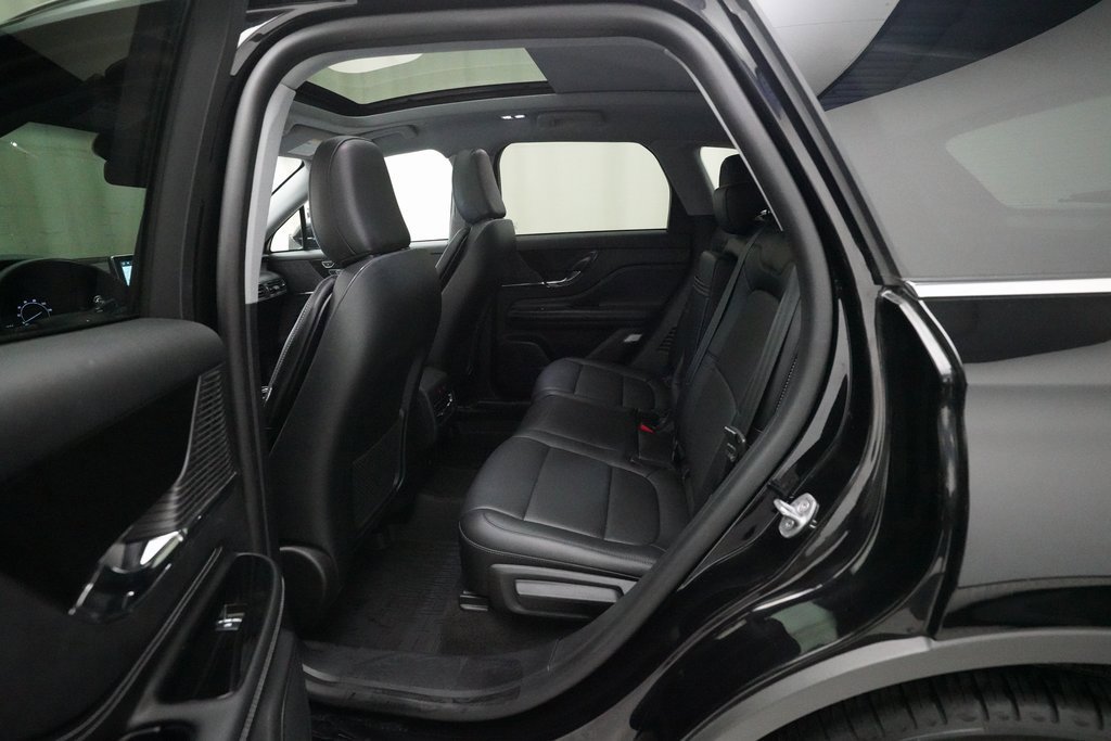 Used 2022 Lincoln Corsair AWD w/ Premium Package image 16