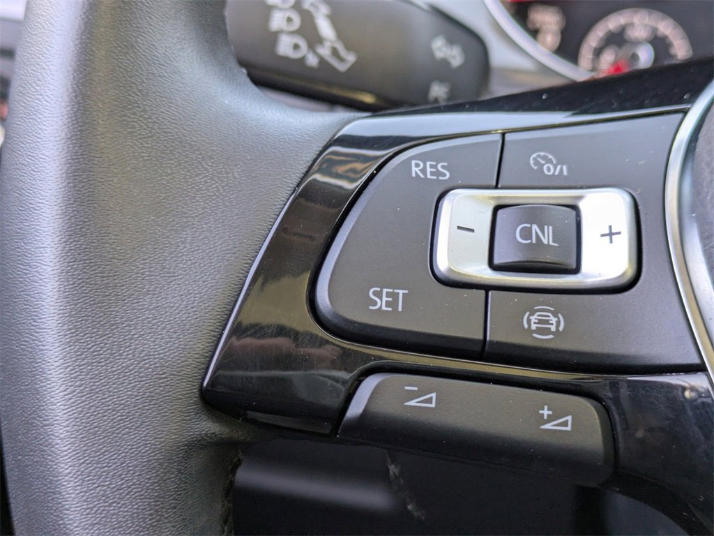 Used 2020 Volkswagen Golf 4-Door image 19