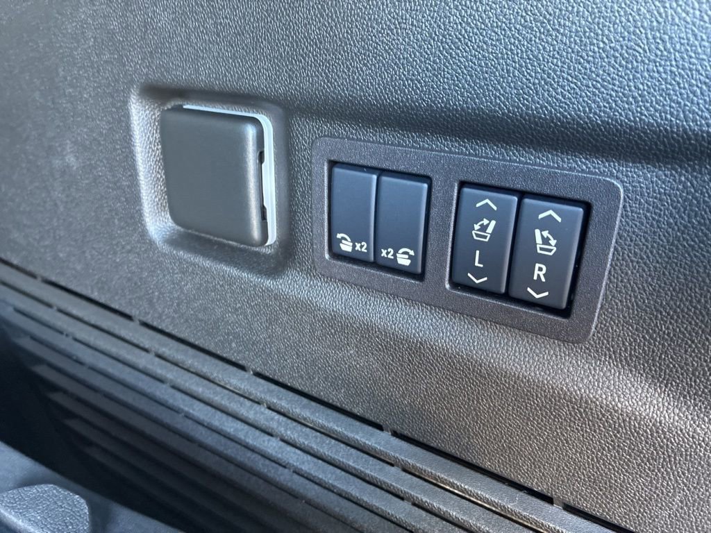 Used 2024 GMC Yukon XL Denali Ultimate image 40