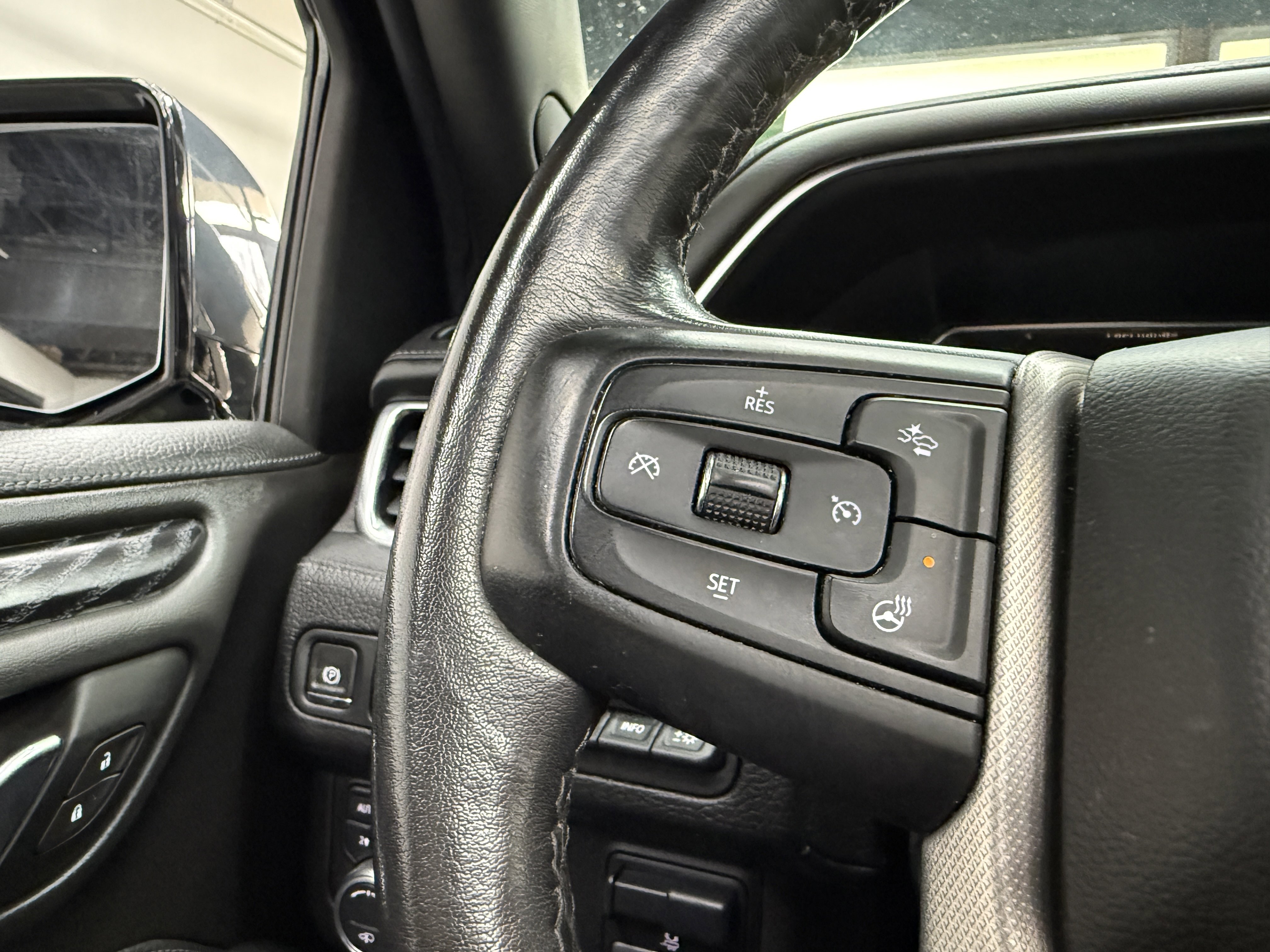 Used 2021 GMC Yukon Denali w/ Denali Ultimate Package image 15