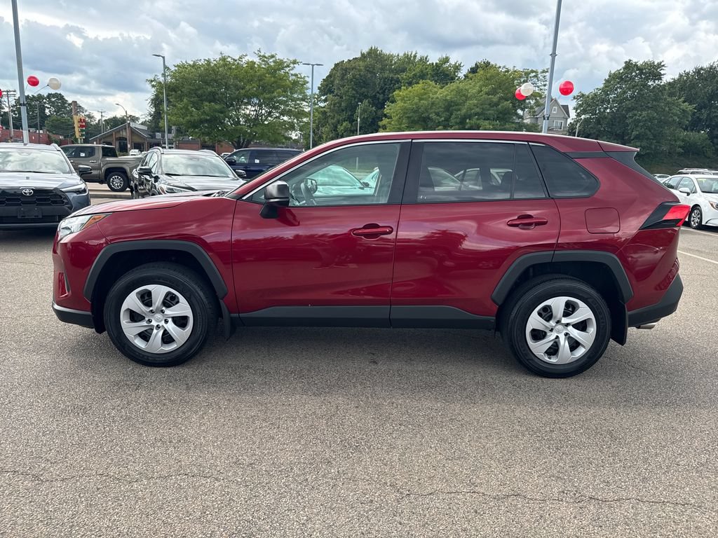 Used 2024 Toyota RAV4 LE AWD/4WD image 4