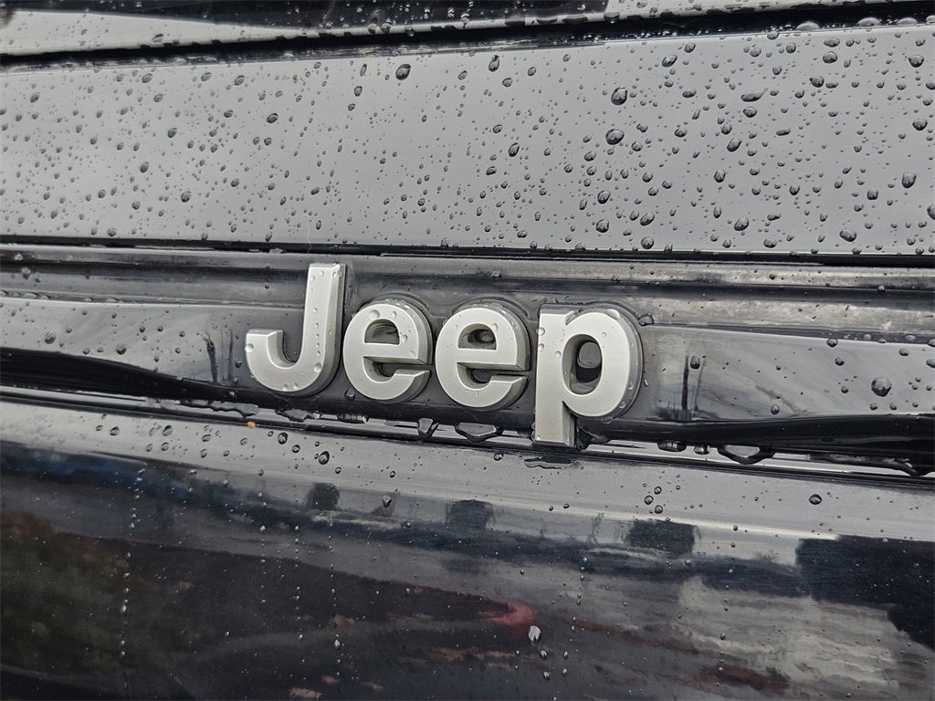 Certified 2025 Jeep Grand Cherokee Limited w/ Trailer Tow Package image 30