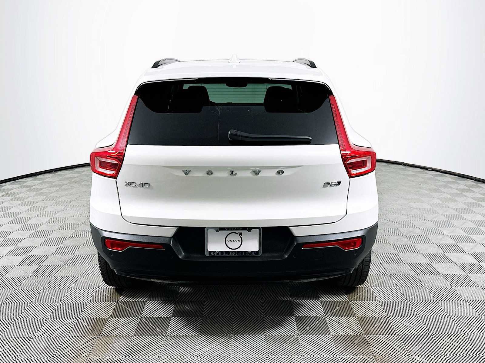 Used 2023 Volvo XC40 B5 Plus w/ Protection Package Premier AWD/4WD image 6