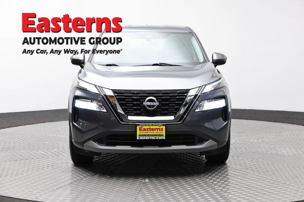 Used 2023 Nissan Rogue SV AWD/4WD image 2