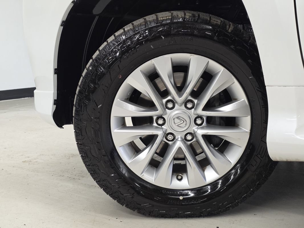 Used 2018 Lexus GX 460 Premium w/ Premium Package AWD/4WD image 34