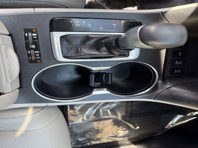 Used 2015 Toyota Highlander Limited Platinum AWD/4WD image 24