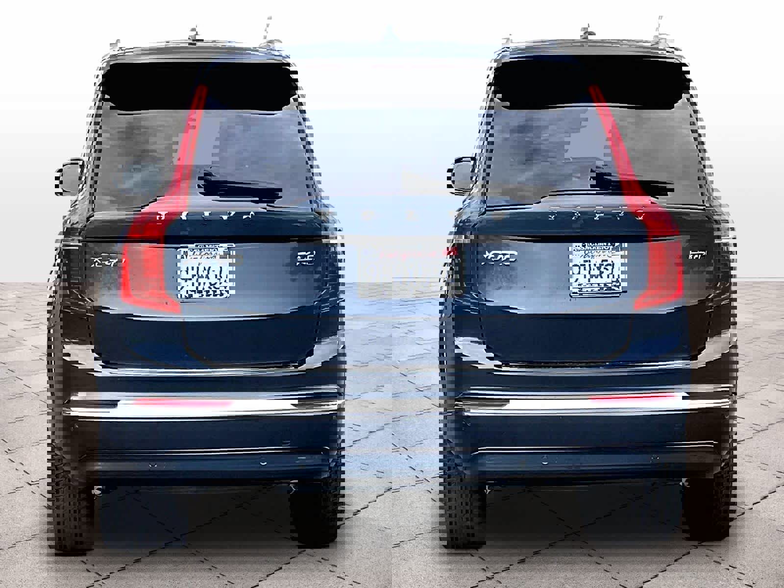 Used 2023 Volvo XC90 B6 Plus w/ Protection Package Premier image 7