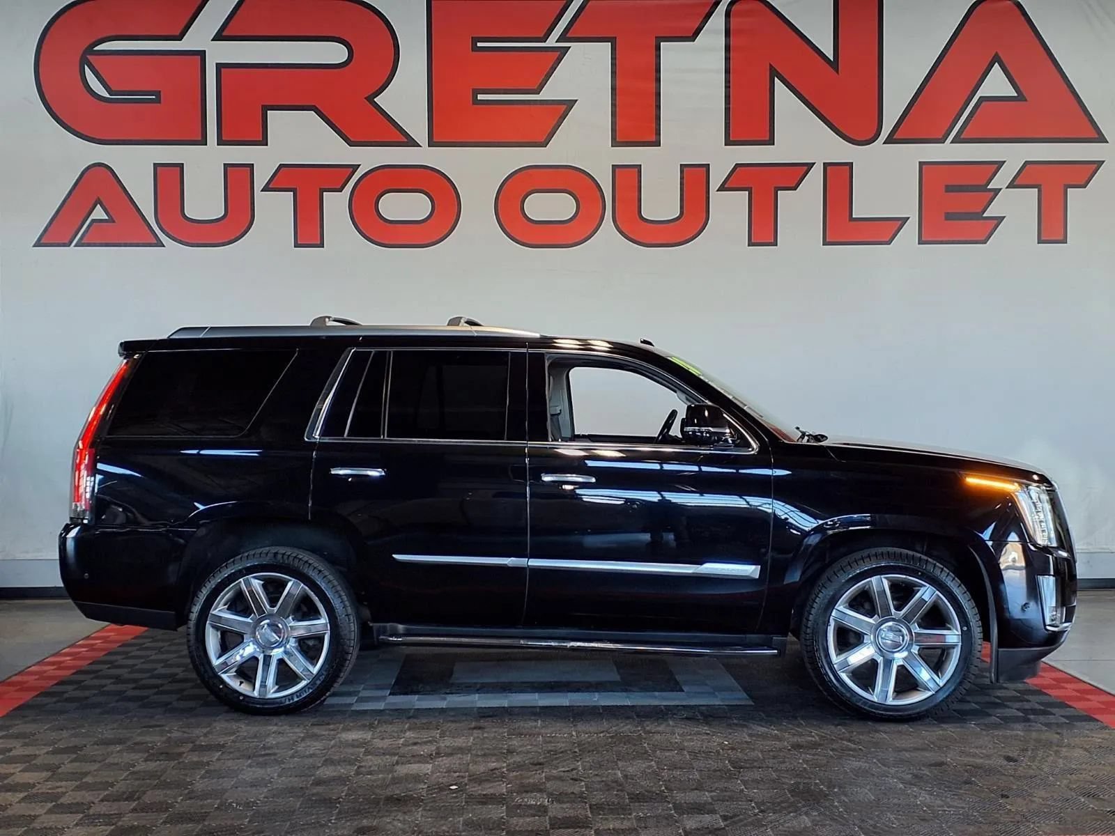 Used 2020 Cadillac Escalade Luxury AWD/4WD image 1