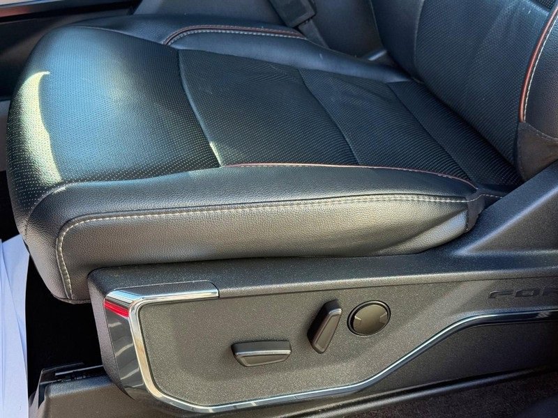 Used 2022 Ford F150 Lariat w/ Max Trailer Tow Package image 34