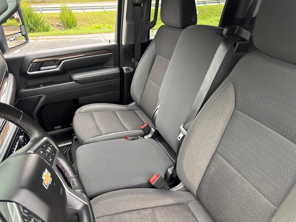 Used 2025 Chevrolet Silverado 2500 LT w/ Convenience Package AWD/4WD image 18