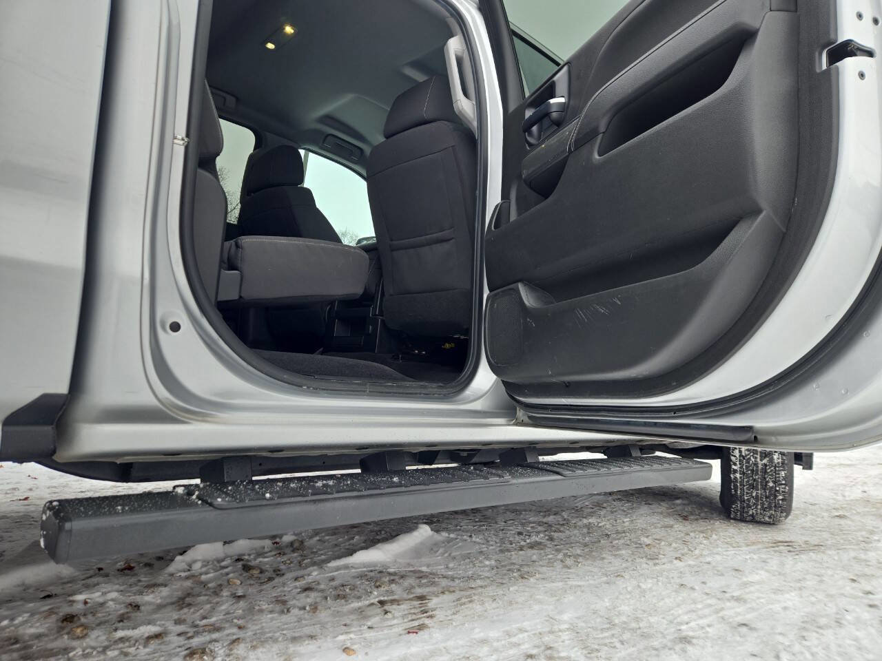 Used 2018 Chevrolet Silverado 1500 LT w/ All Star Edition AWD/4WD image 36