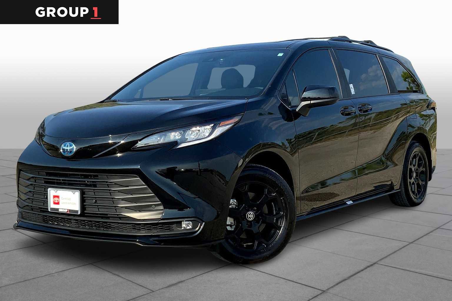 Certified 2025 Toyota Sienna XLE Woodland Edition