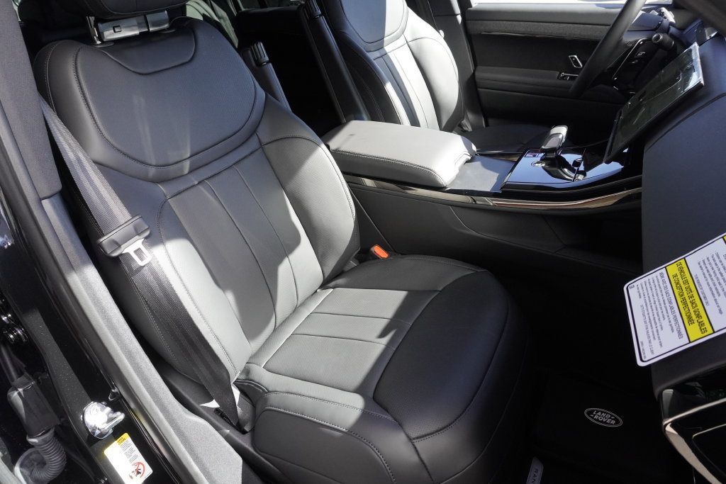 New 2026 Land Rover Range Rover Sport Dynamic SE AWD/4WD image 24