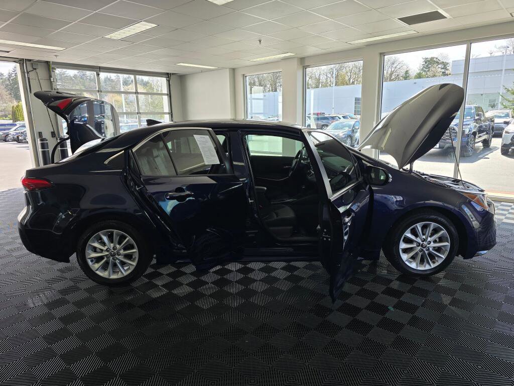 Used 2020 Toyota Corolla XLE w/ Carpet Mat Package (TMS) image 17