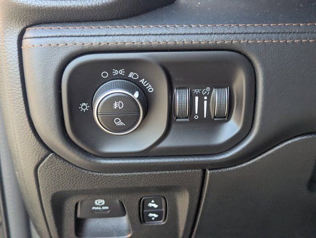 Used 2020 RAM 1500 Longhorn image 23