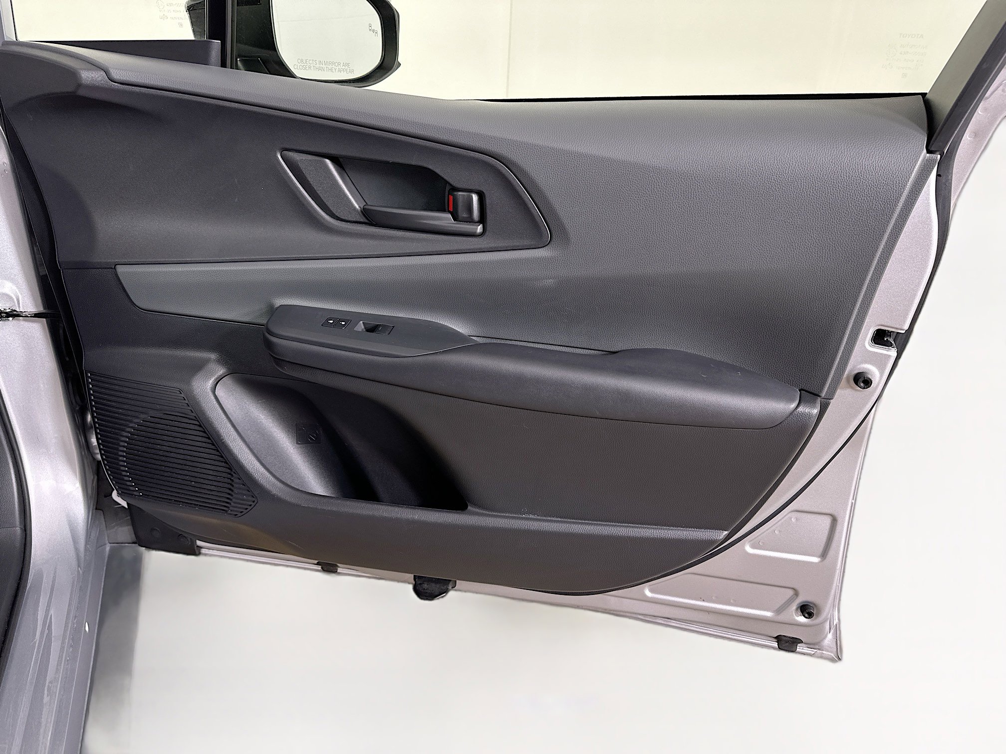 Used 2024 Toyota Prius LE image 30