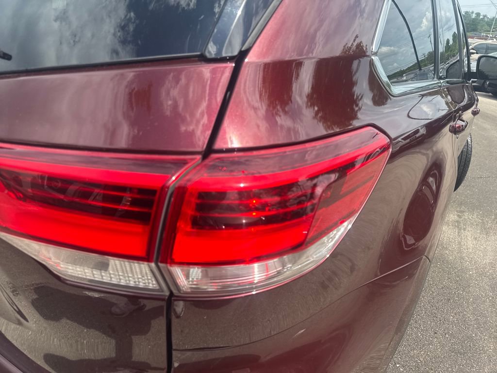 Used 2019 Toyota Highlander LE FWD image 43