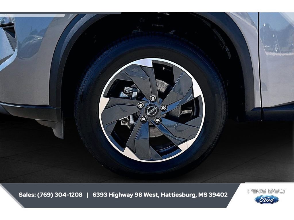 Used 2024 Nissan Rogue SV image 7