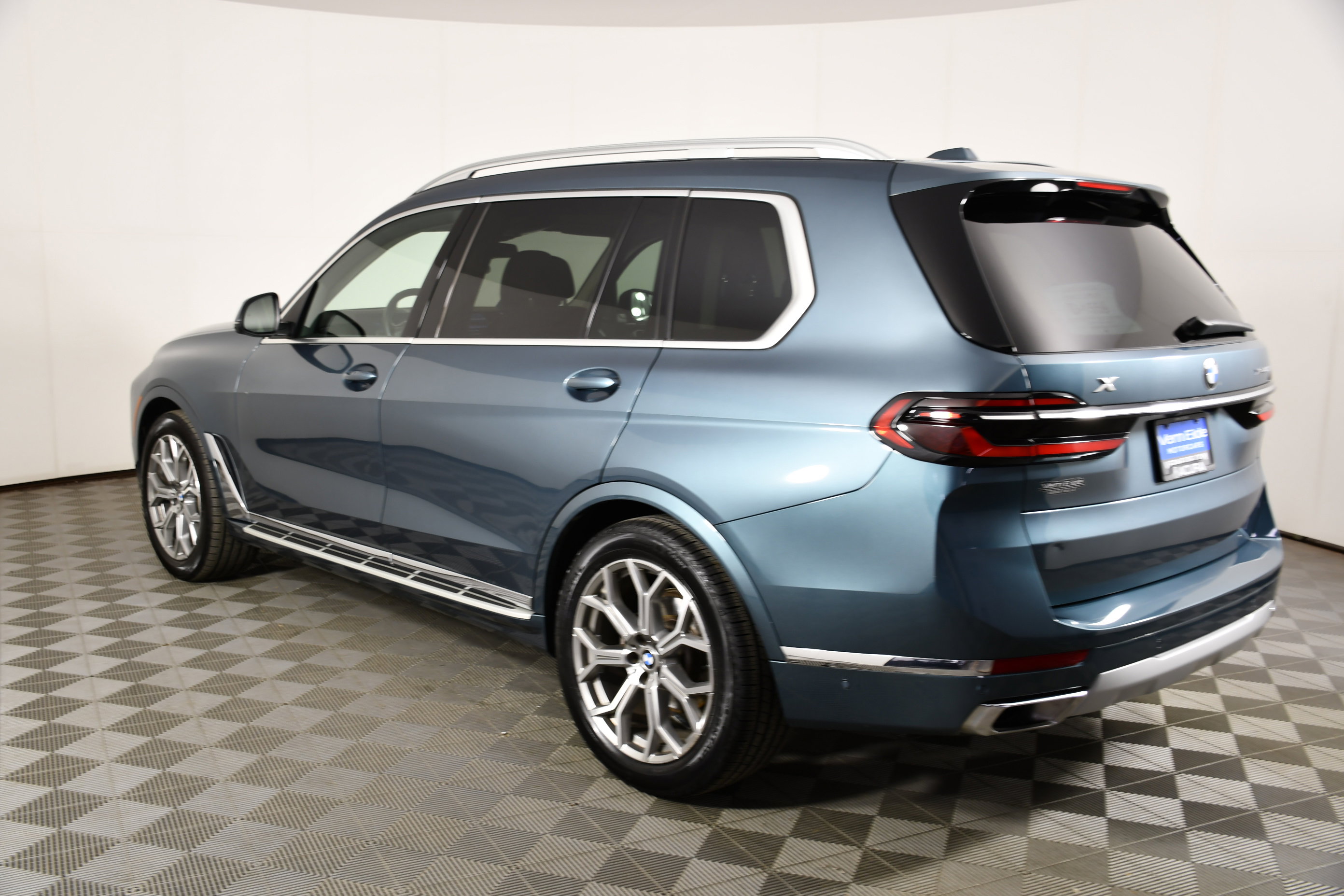 Used 2025 BMW X7 xDrive40i image 8