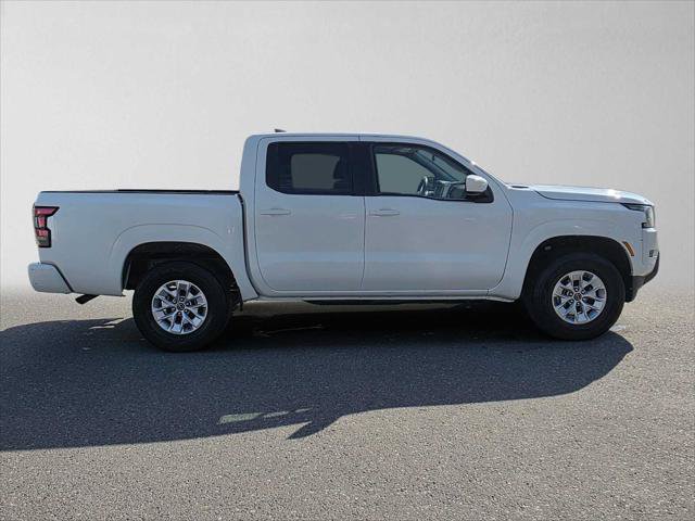 Used 2024 Nissan Frontier SV AWD/4WD image 2