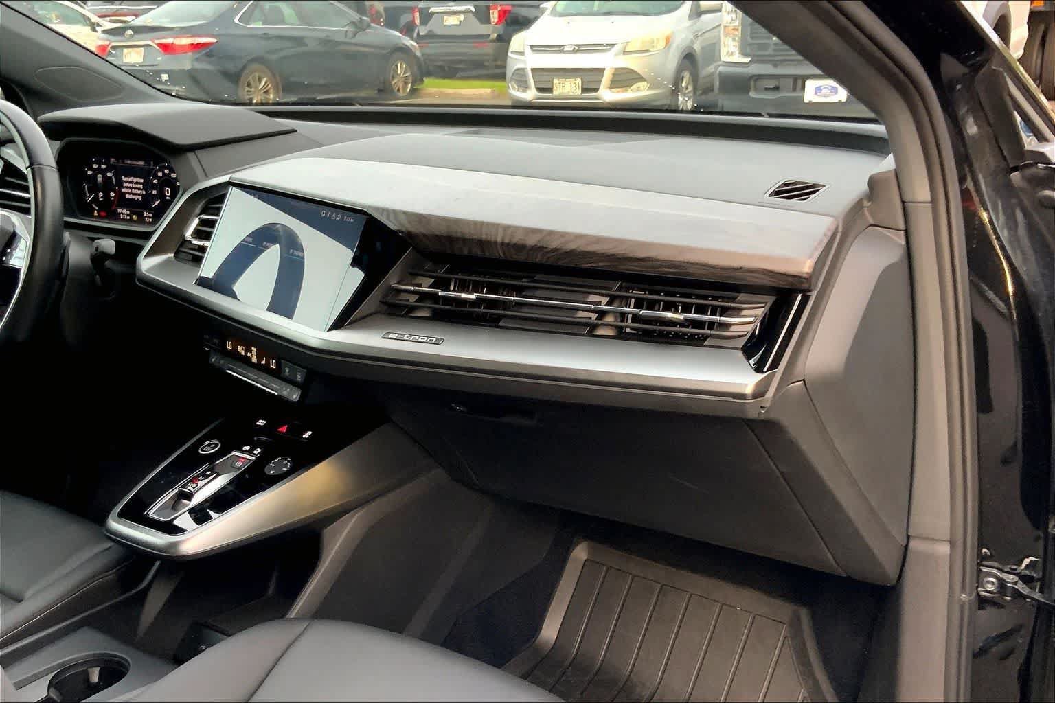Used 2024 Audi Q4 e-tron Premium AWD/4WD image 23