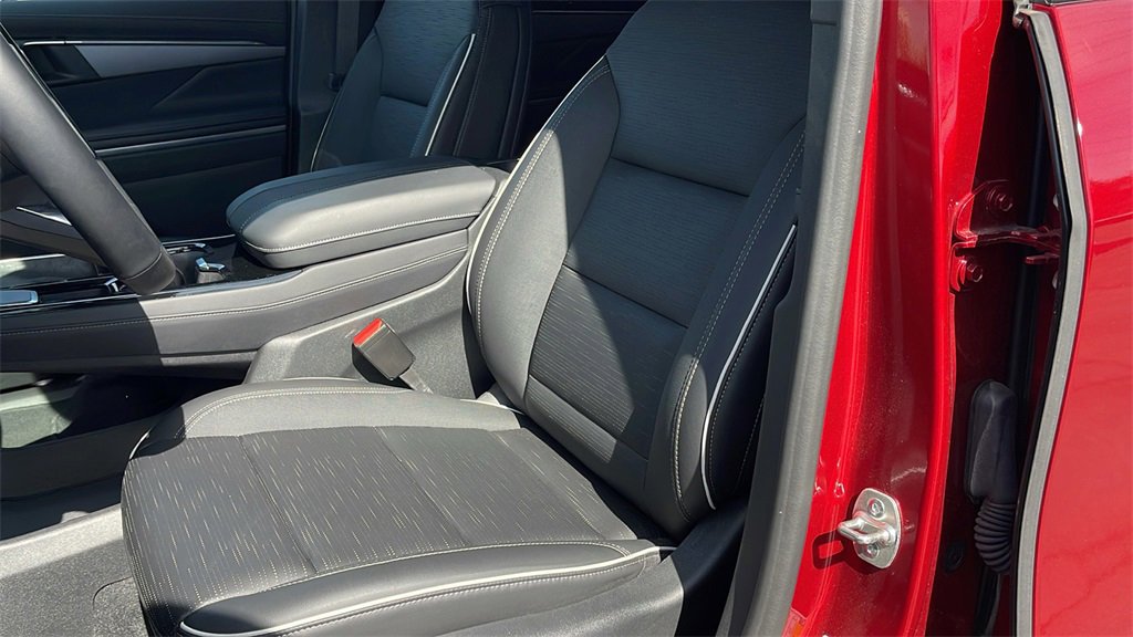 Used 2025 Buick Enclave Sport Touring w/ Power Package image 10