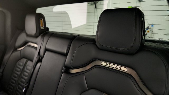 Used 2023 Rivian R1T Adventure Dual AWD/4WD image 43
