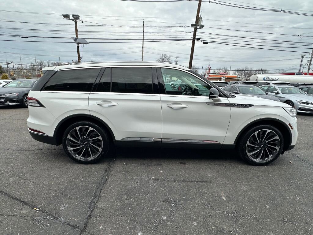 Used 2020 Lincoln Aviator Reserve w/ Equipment Group 202A image 9
