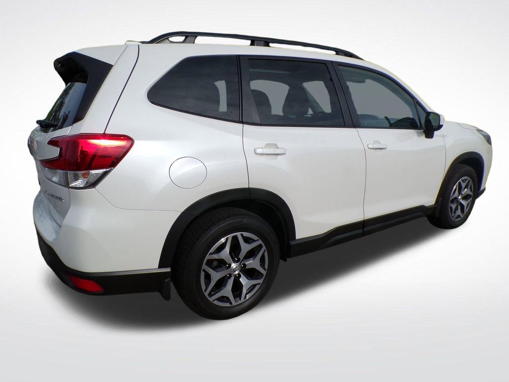 Used 2023 Subaru Forester Premium AWD/4WD image 7