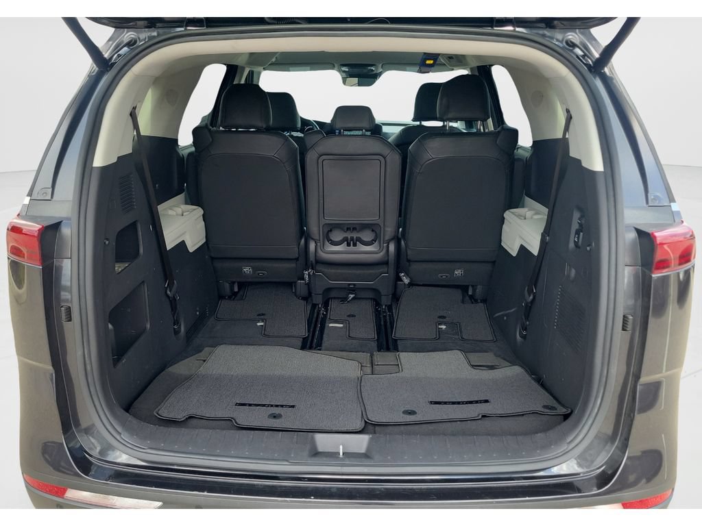Used 2023 Kia Carnival SX FWD image 9