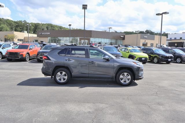 Used 2025 Toyota RAV4 XLE w/ Convenience Package AWD/4WD image 8