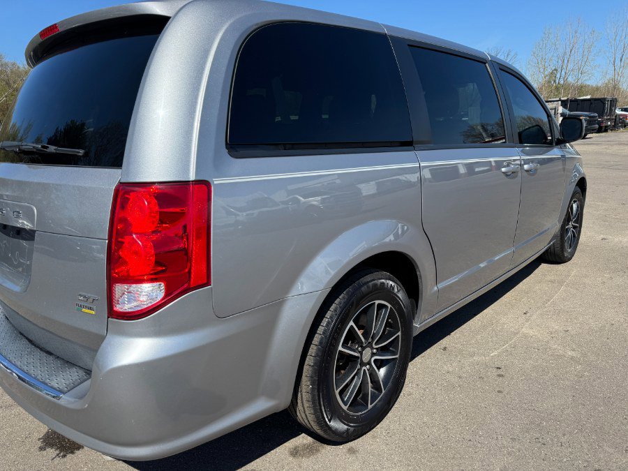 Used 2019 Dodge Grand Caravan GT FWD image 11