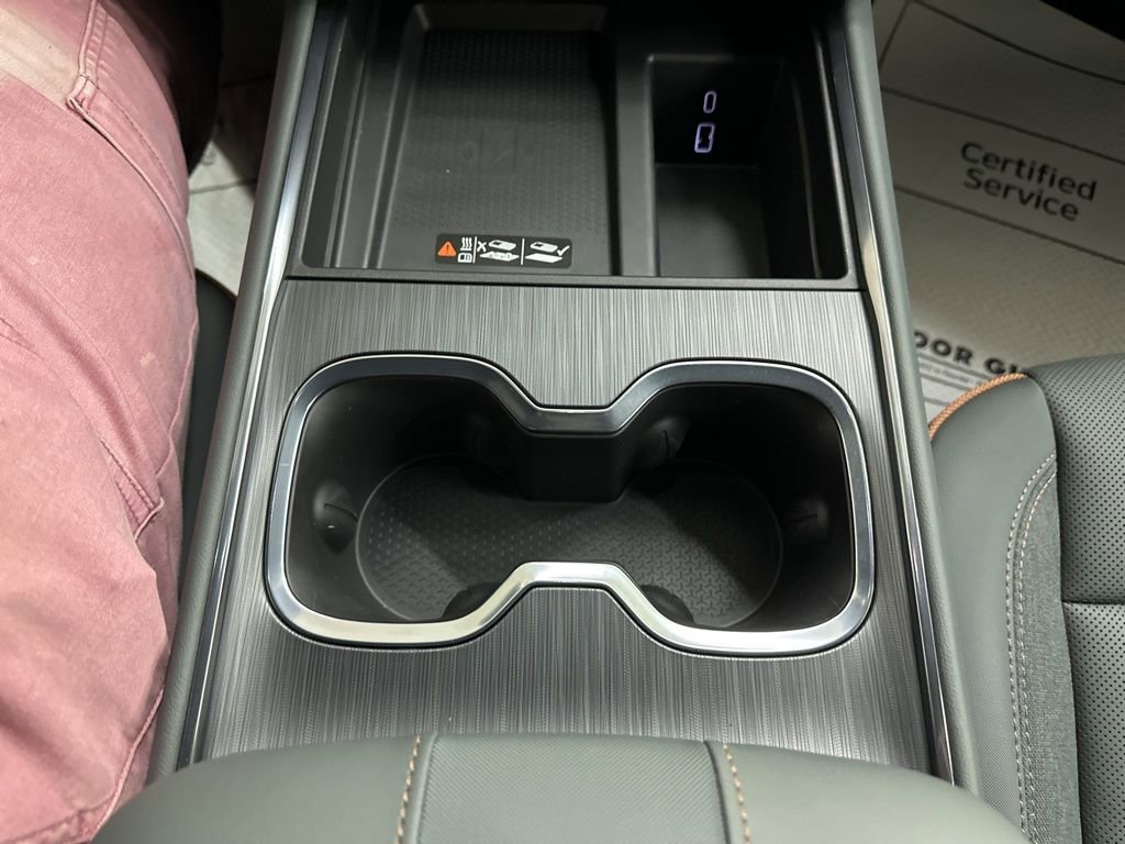 New 2026 GMC Acadia AT4 w/ Luxury Package AWD/4WD image 42