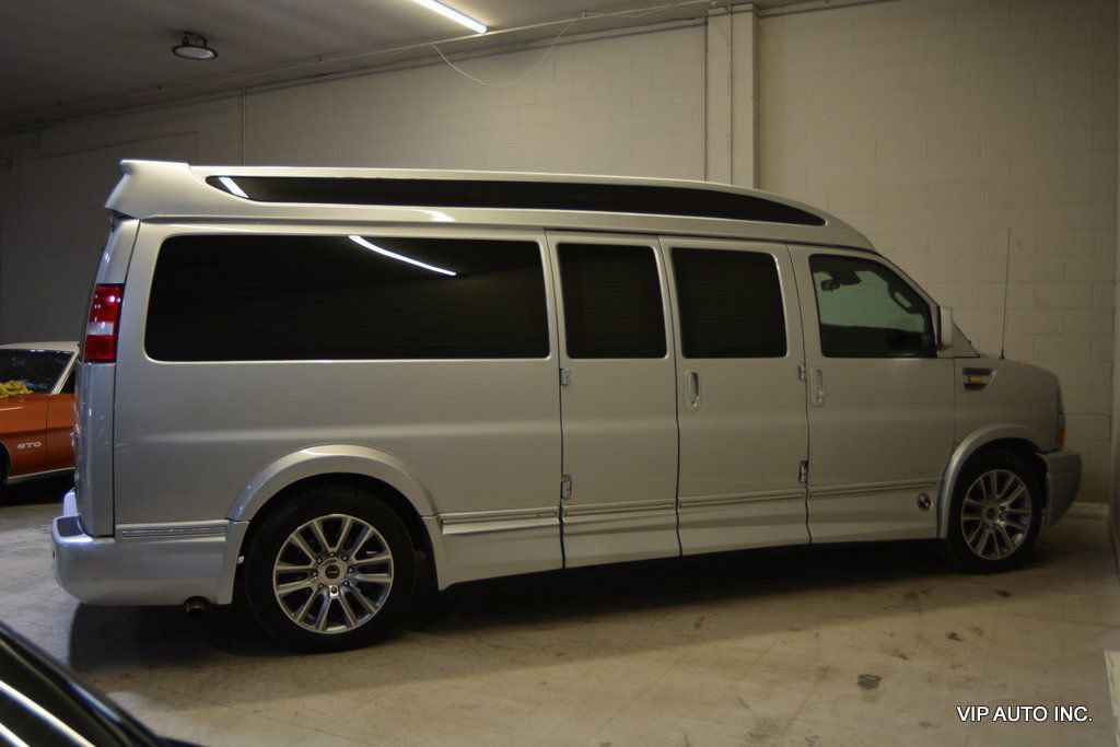 Used 2020 GMC Savana 2500 Extended w/ Enhanced Convenience Package image 18