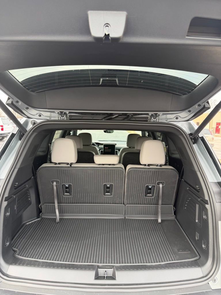 New 2026 GMC Acadia Elevation w/ Elevation Premium Package image 4