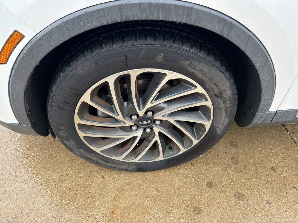 Used 2019 Lincoln Nautilus Reserve w/ Driver Assistance Package image 12