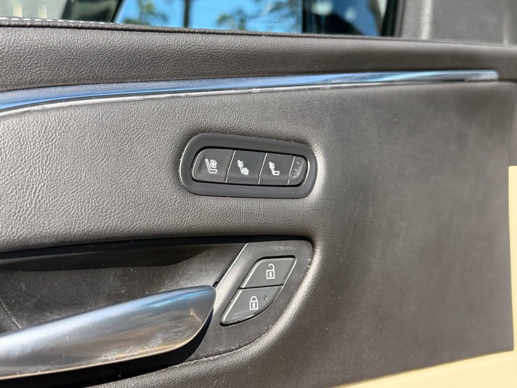 Used 2021 Cadillac Escalade Premium Luxury image 10