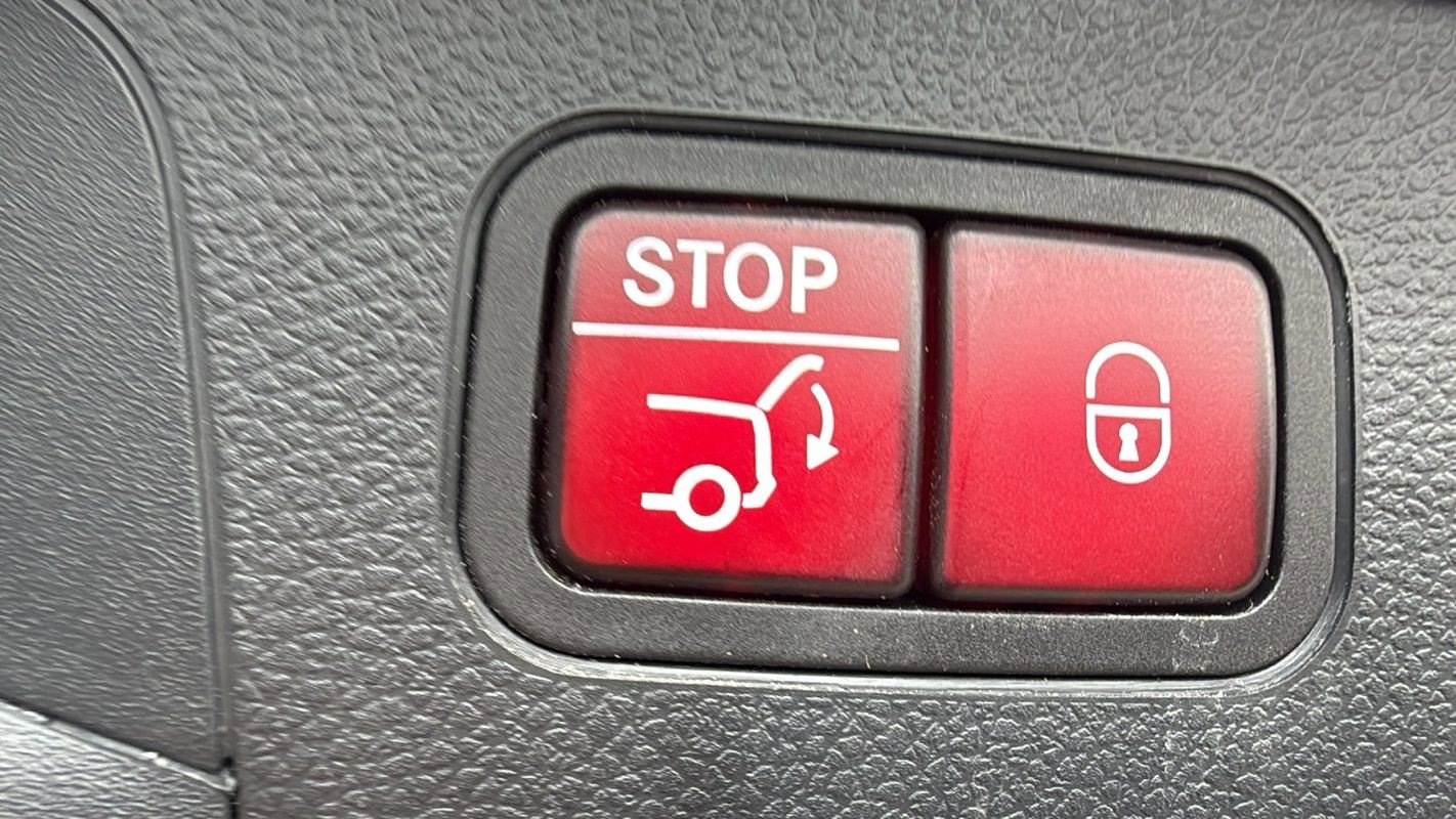 Used 2022 Mercedes-Benz GLC 300 4MATIC image 8