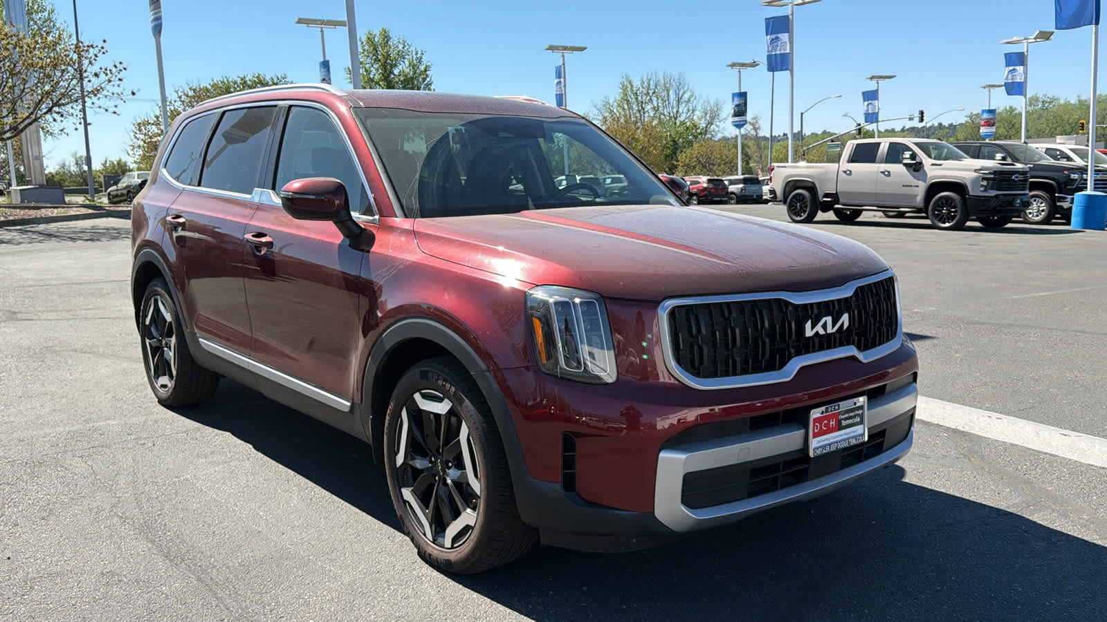 Used 2023 Kia Telluride EX w/ EX Captain's Chair Package image 3