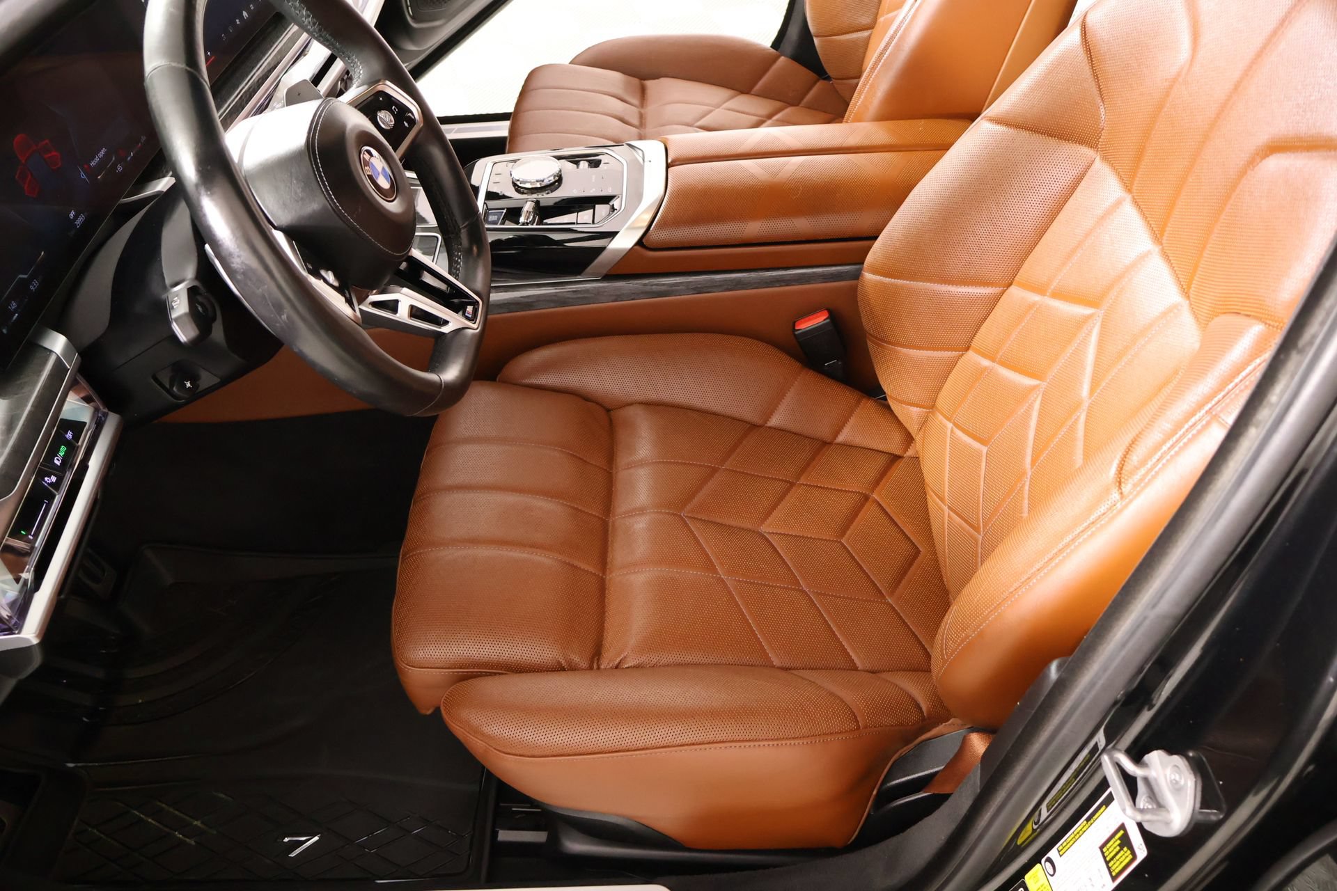 Used 2023 BMW 760i xDrive w/ Luxury Rear Seating Package AWD/4WD image 12