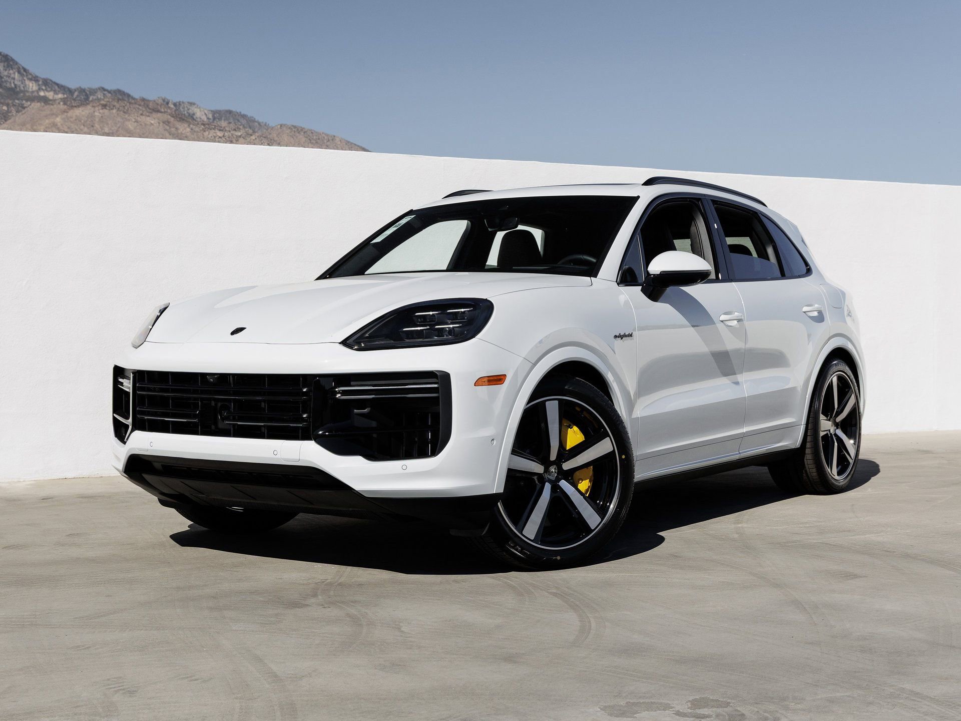 New 2026 Porsche Cayenne Turbo image 1