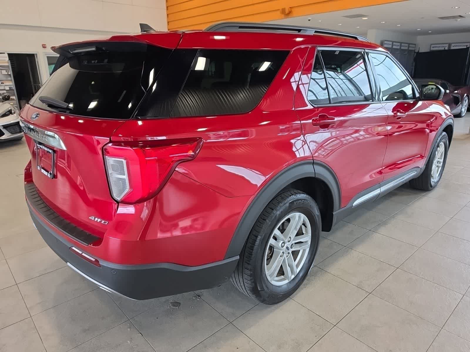 Used 2023 Ford Explorer XLT w/ Equipment Group 202A AWD/4WD image 7