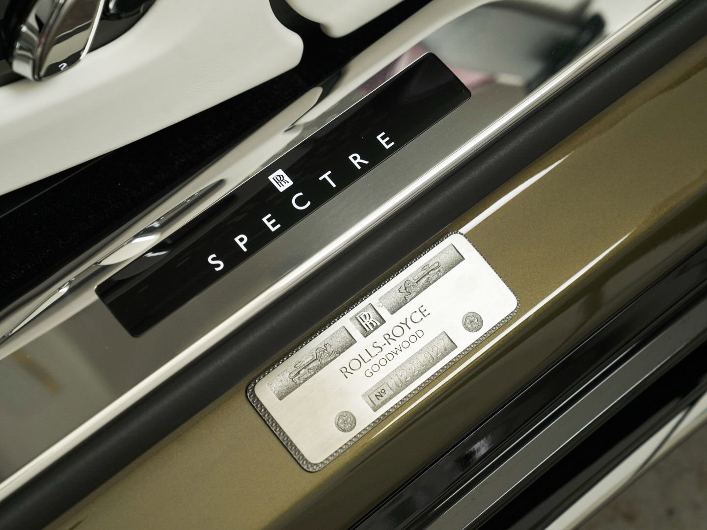 Certified 2024 Rolls-Royce Spectre w/ Spectre Launch Package image 61