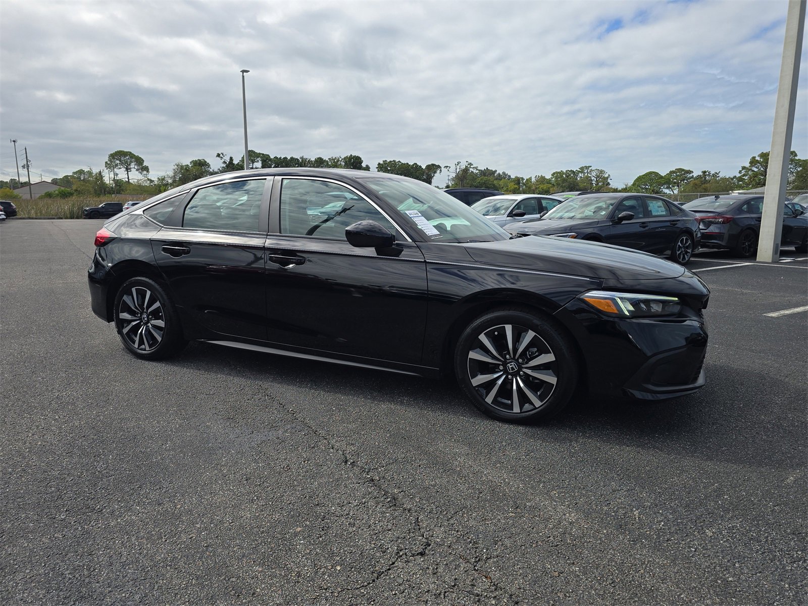 Certified 2024 Honda Civic EX-L image 2