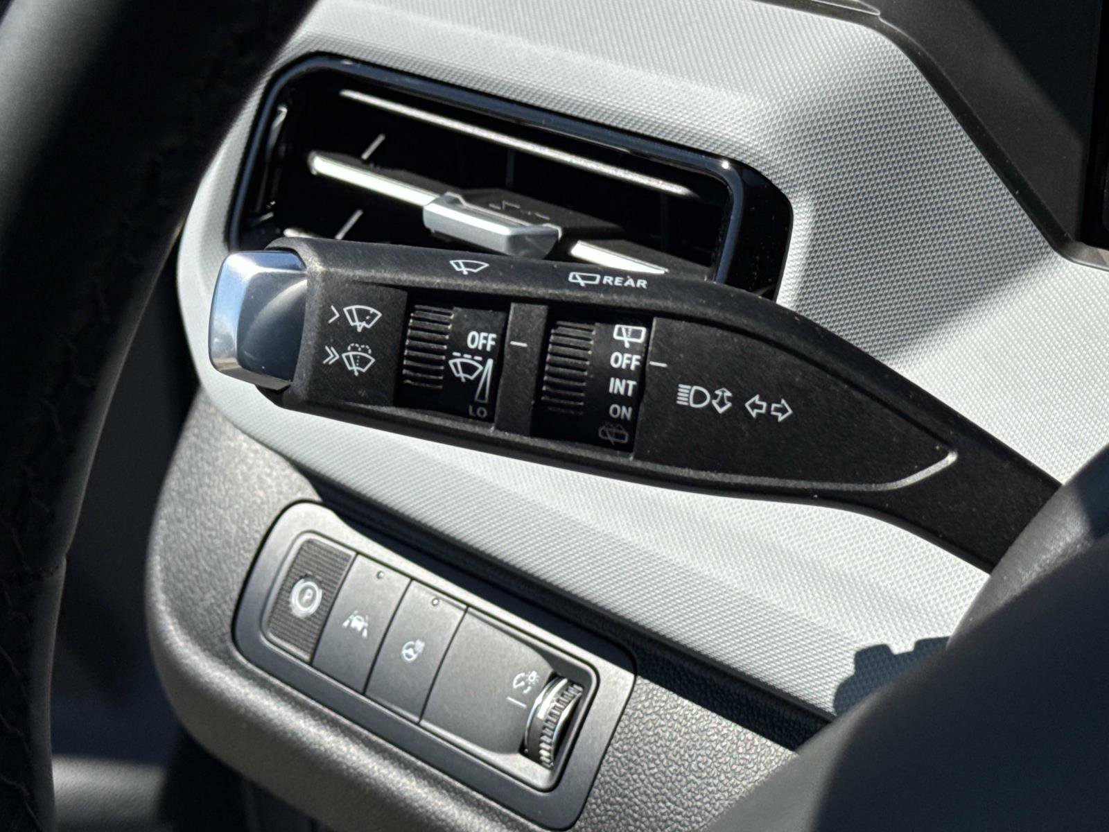 New 2027 Chevrolet Bolt LT w/ Comfort Package image 20