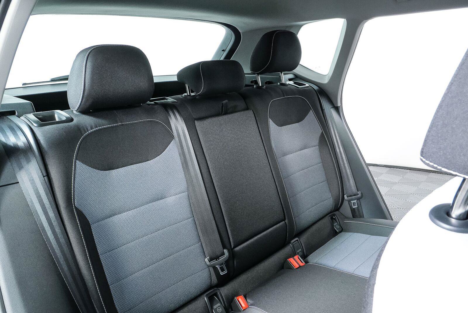 Certified 2025 Volkswagen Taos S FWD image 19