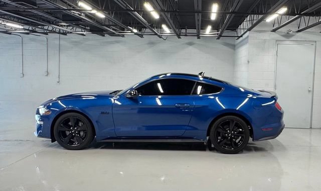 Used 2022 Ford Mustang GT Premium w/ Black Accent Package RWD image 2